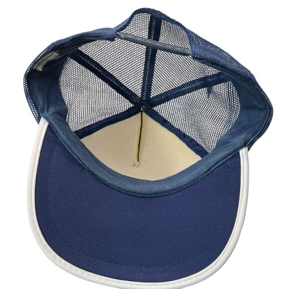 Vintage Québec Snapback Mesh Trucker Hat - Picture 3 of 15